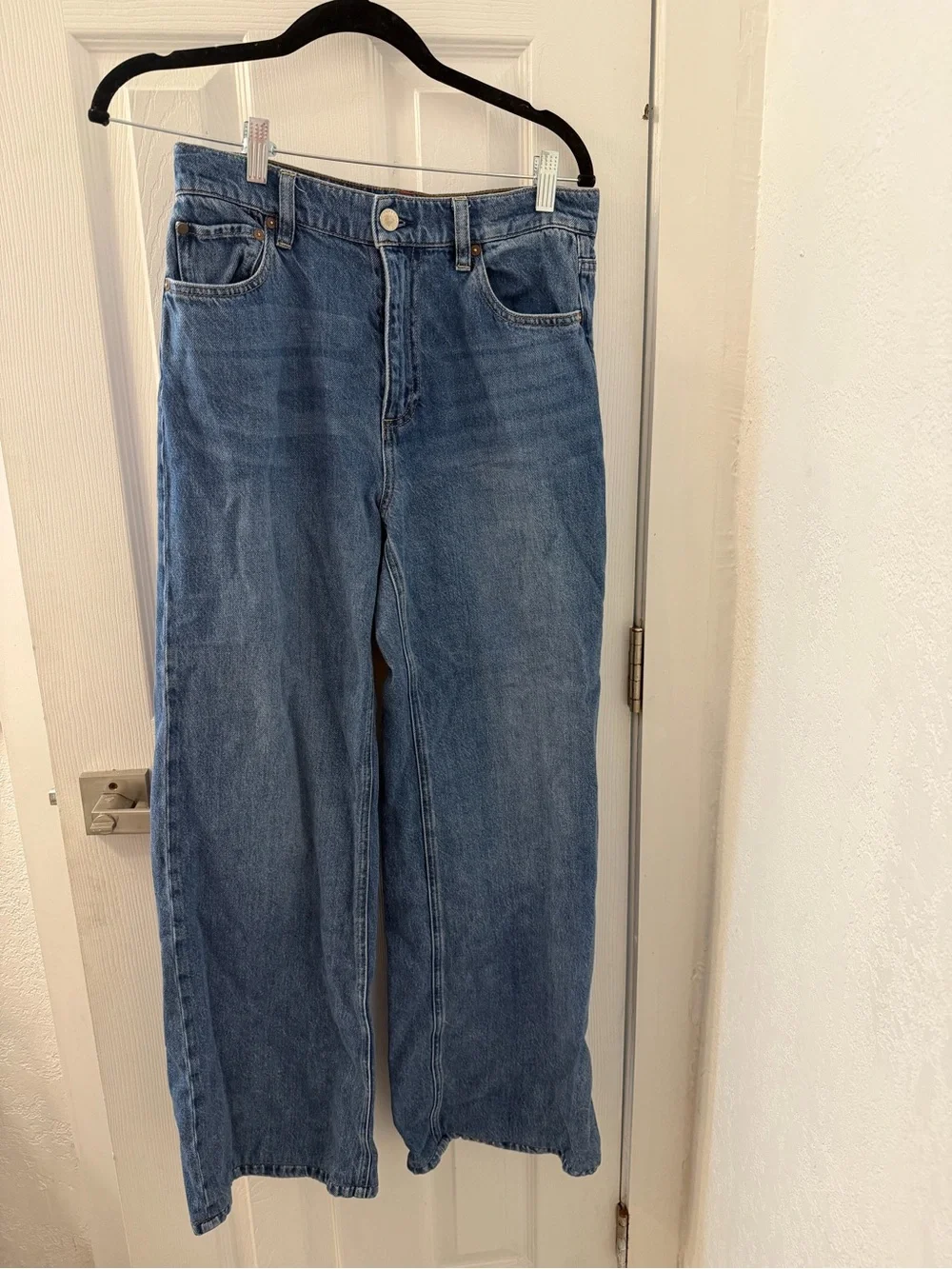 Alice + Olivia Weezy Full-Length Jean in Avery Blue size 29